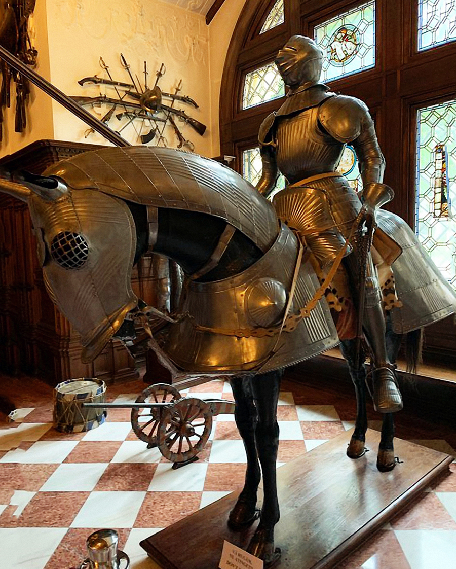 ../Images/HSU,CHIA-LING.Romania.Peles Castle (7).jpg